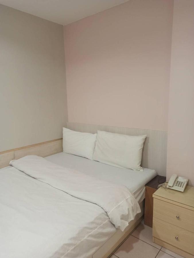 Hua Bin Hotel Yilan Экстерьер фото